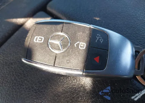 2021 Mercedes-Benz Gls 580 4Matic z USA, uszkodzony, nr VIN 4JGFF8GE8MA413935